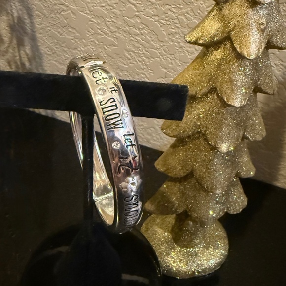Brighton Let it Snow Snowflake Xmas Winter Holiday Bangle Bracelet NWOT - Picture 1 of 3